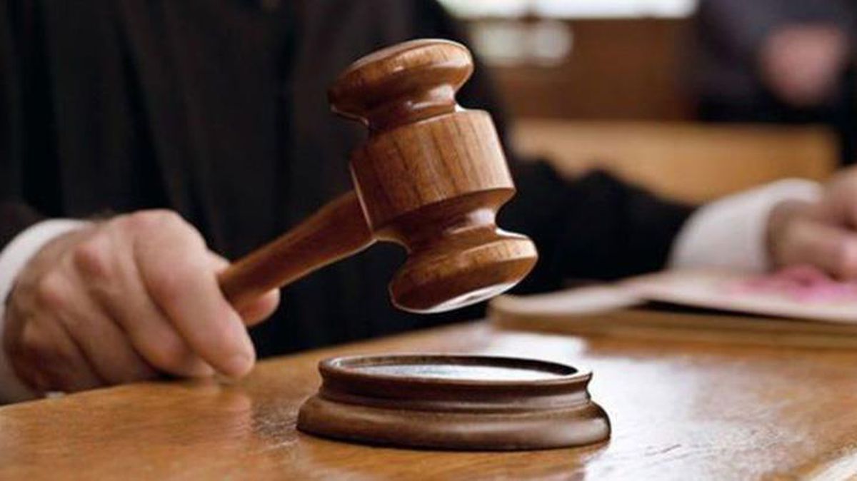 Yargıtay, eşini annesiyle görüşmeye zorlayan ve cinsel içerikli sitelere giren kocayı kusurlu buldu