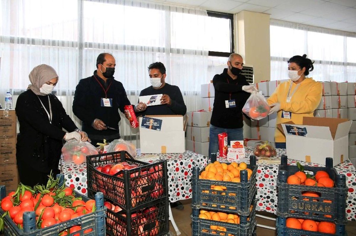 Yeni yıl paketleri ihtiyaç sahibi vatandaşlara ulaştırıldı