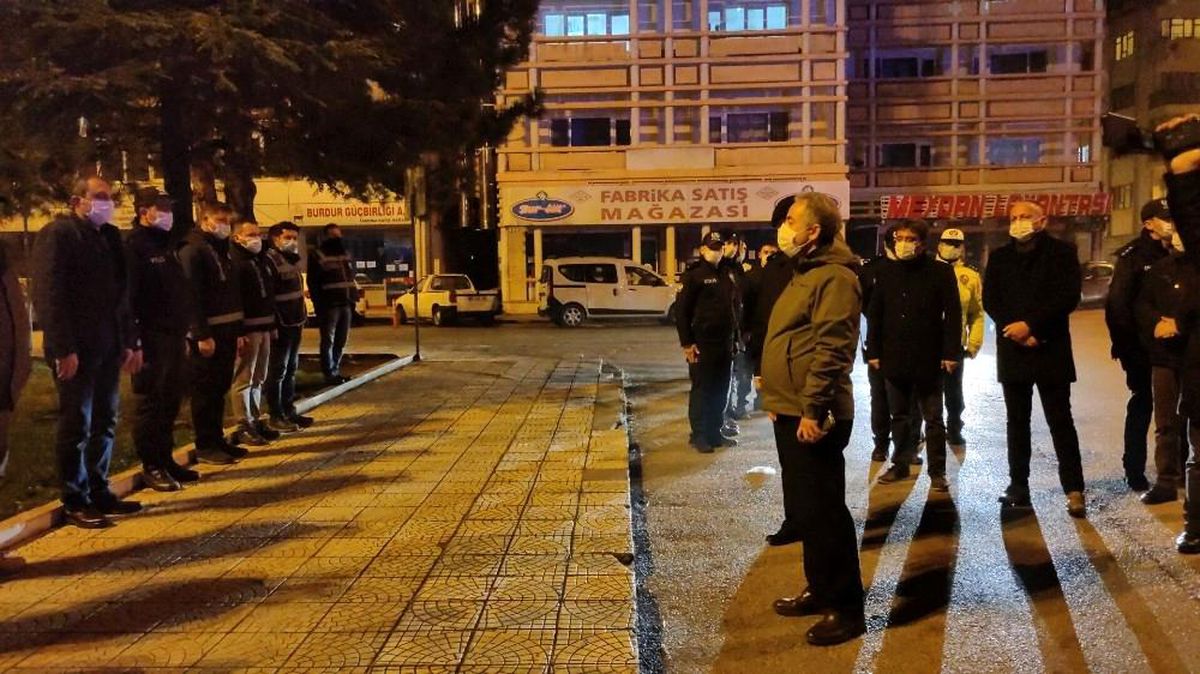 Son Dakika | Yeni yılın ilk tatlıları, polis ve basın mensuplarına