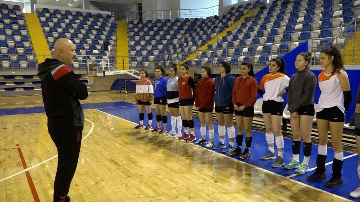 Son dakika haberleri: Yeşilyurt Belediyespor kadın voleybol takımı bölgesel lige odaklandı