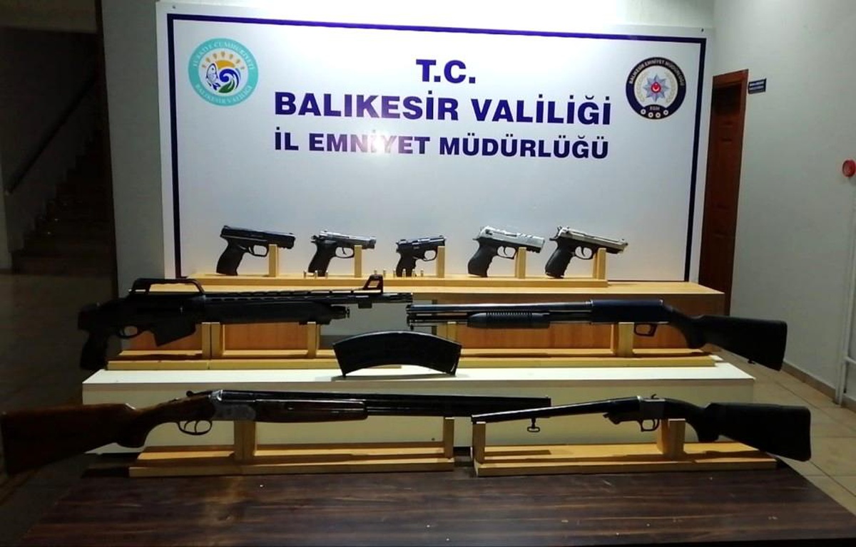 Yılbaşı gecesi huzur ve güvenliğin sağlanması için 22 ekip görev aldı