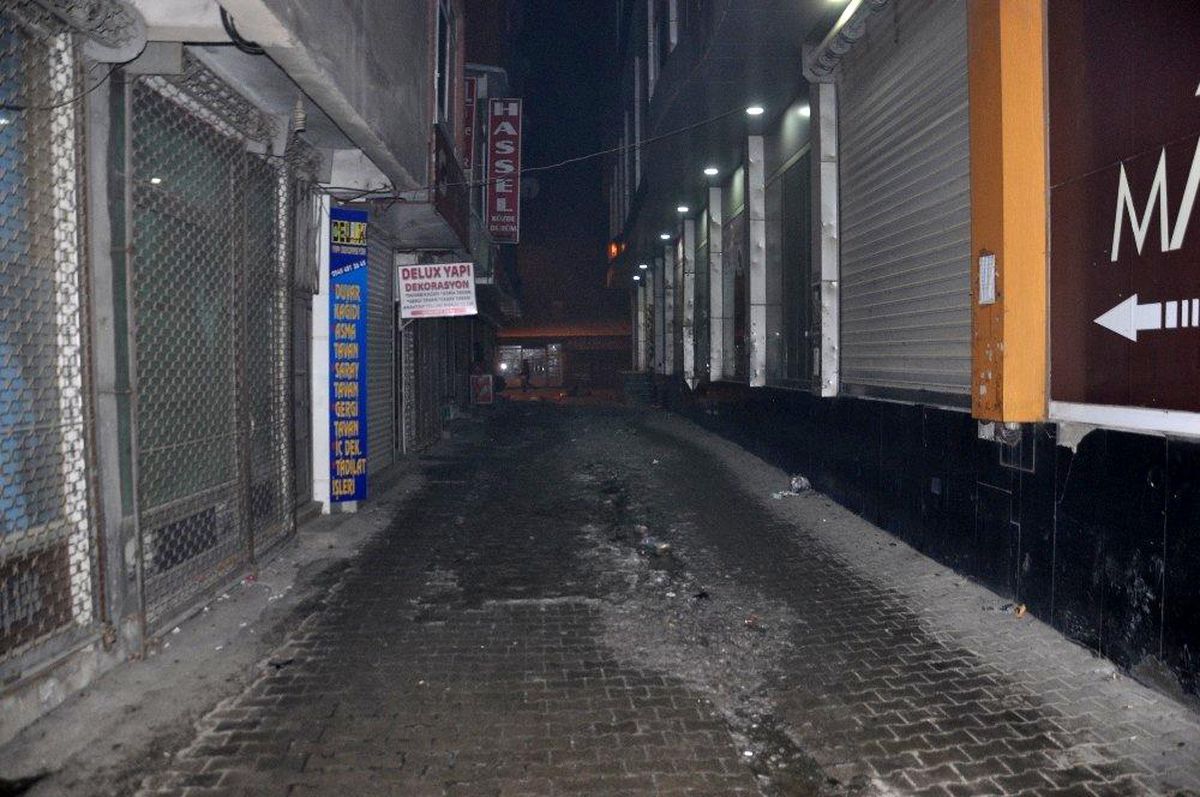 Yüksekova\'da 80 saatlik kısıtlama başladı