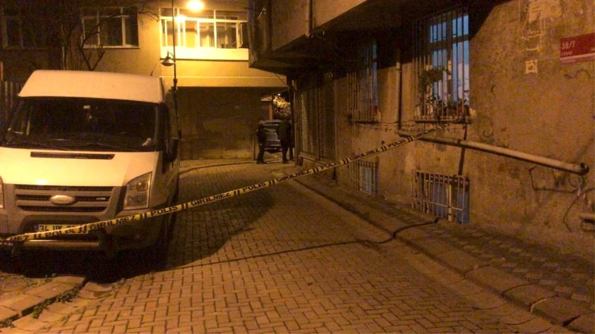 Zeytinburnu\'nda 15 aylık bebek 2. kattan düştü