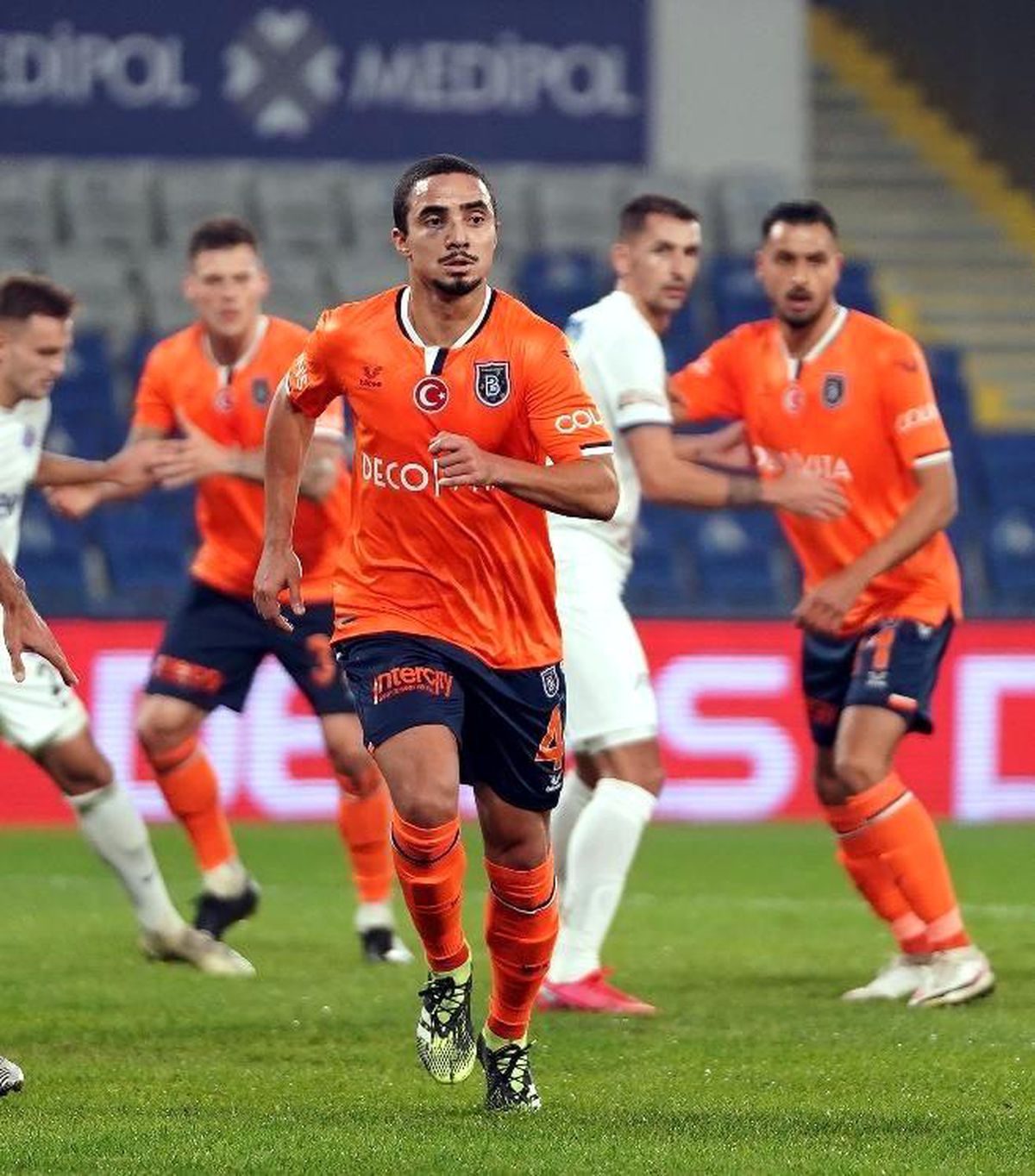 Başakşehir\'de Rafael cezalı duruma düştü