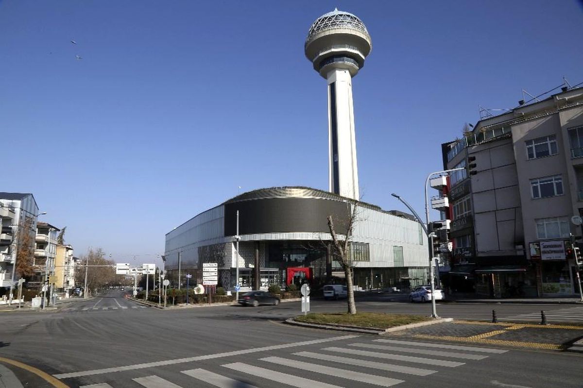 Başkent\'in ana caddelerinde sessizlik devam etti