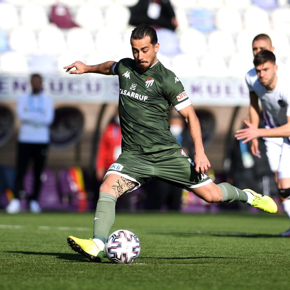 Bursasporlu futbolcu Emirhan Aydoğan: "Yolumuz uzun"