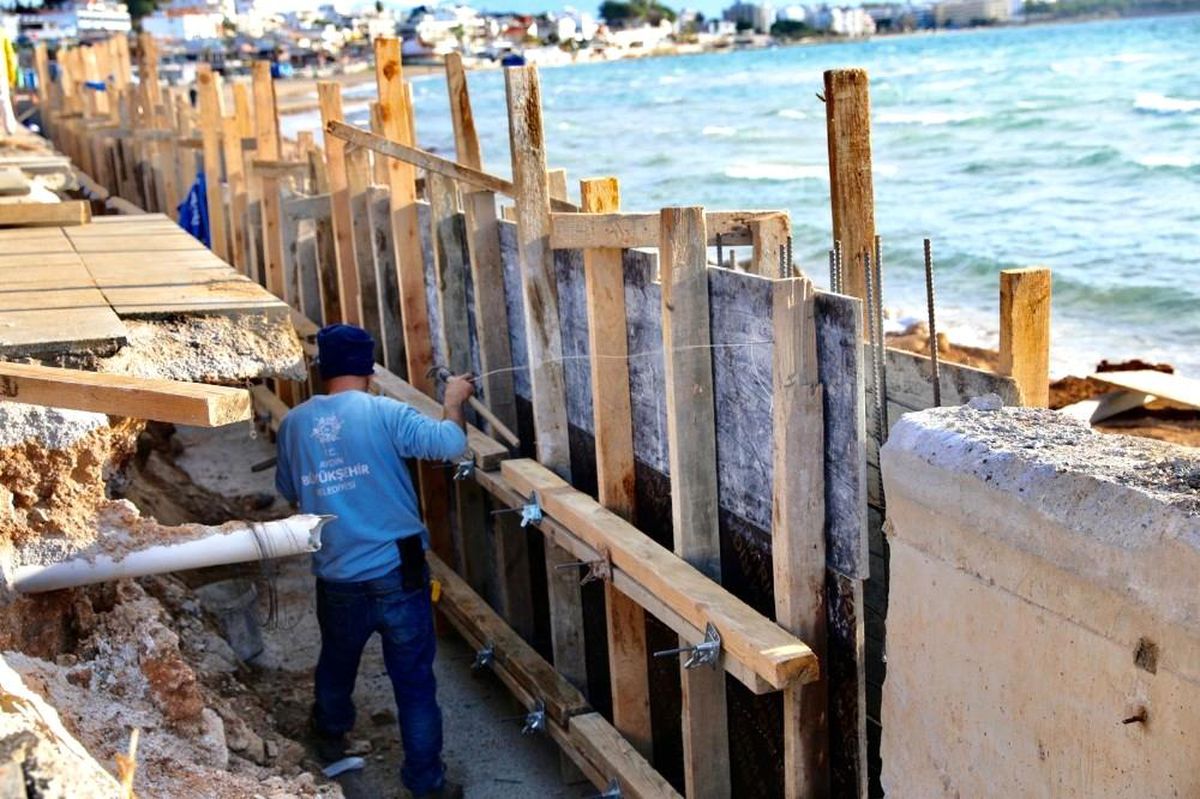 Didim\'de belediye ekiplerinden yeni yıl mesaisi