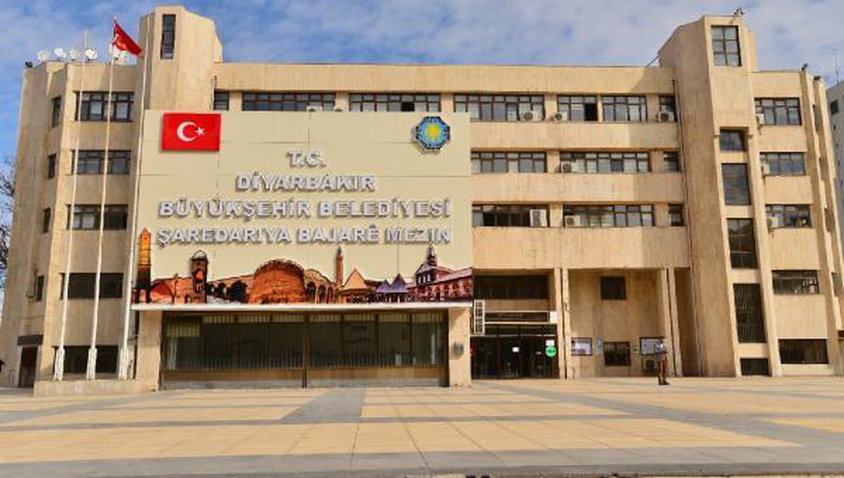 Diyarbakır Büyükşehir Belediyesi\'nden, 84 işçinin işine son verildiği iddiasına açıklama
