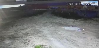 İş yerinden at arabalarıyla yapılan hırsızlık güvenlik kamerasına yansıdı