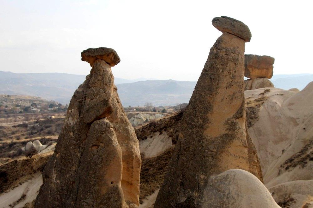 Kapadokya\'da mevsimsel farklılık aynı noktadan çekilen fotoğrafa yansıdı