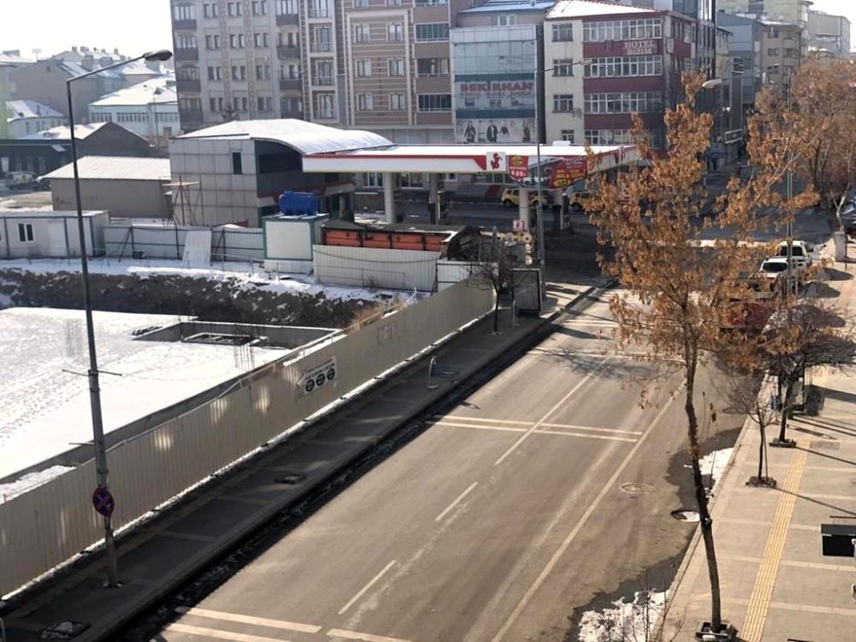 Kars\'ta sokaklarda sessizlik hakim