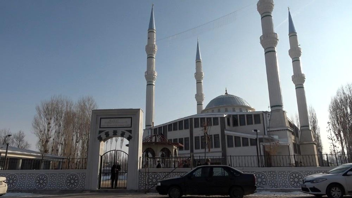 Muş\'un ikinci büyük camisi Sungu\'da ibadete açıldı