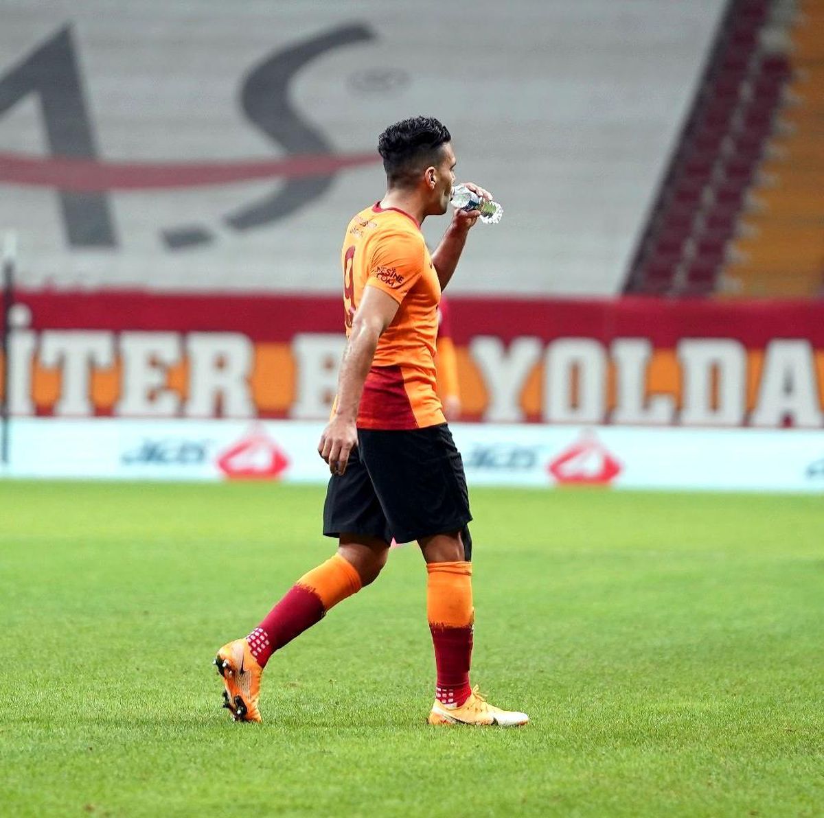 Radamel Falcao 28 dakika saha kaldı