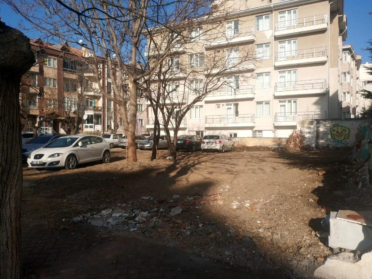 Tehlike saçan o ev yıkıldı