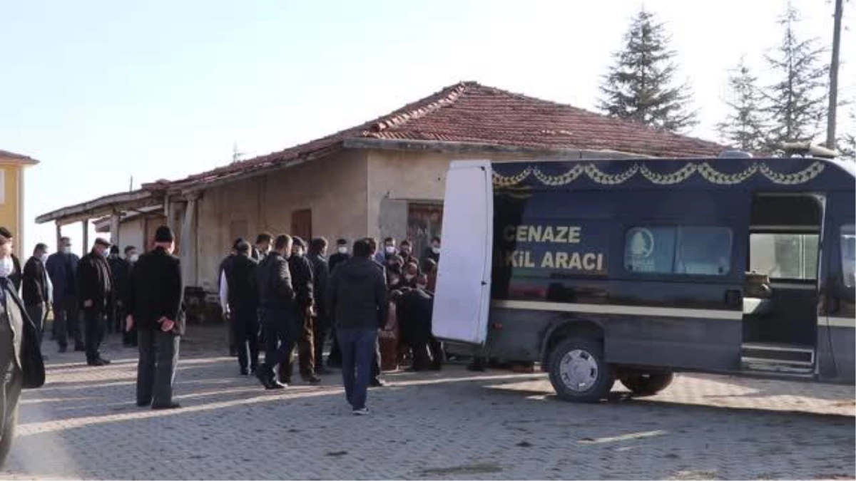 Son dakika haber! Ankara\'da apartman garajında hayatını kaybeden gençlerden Burak Karakoç\'un cenazesi toprağa verildi