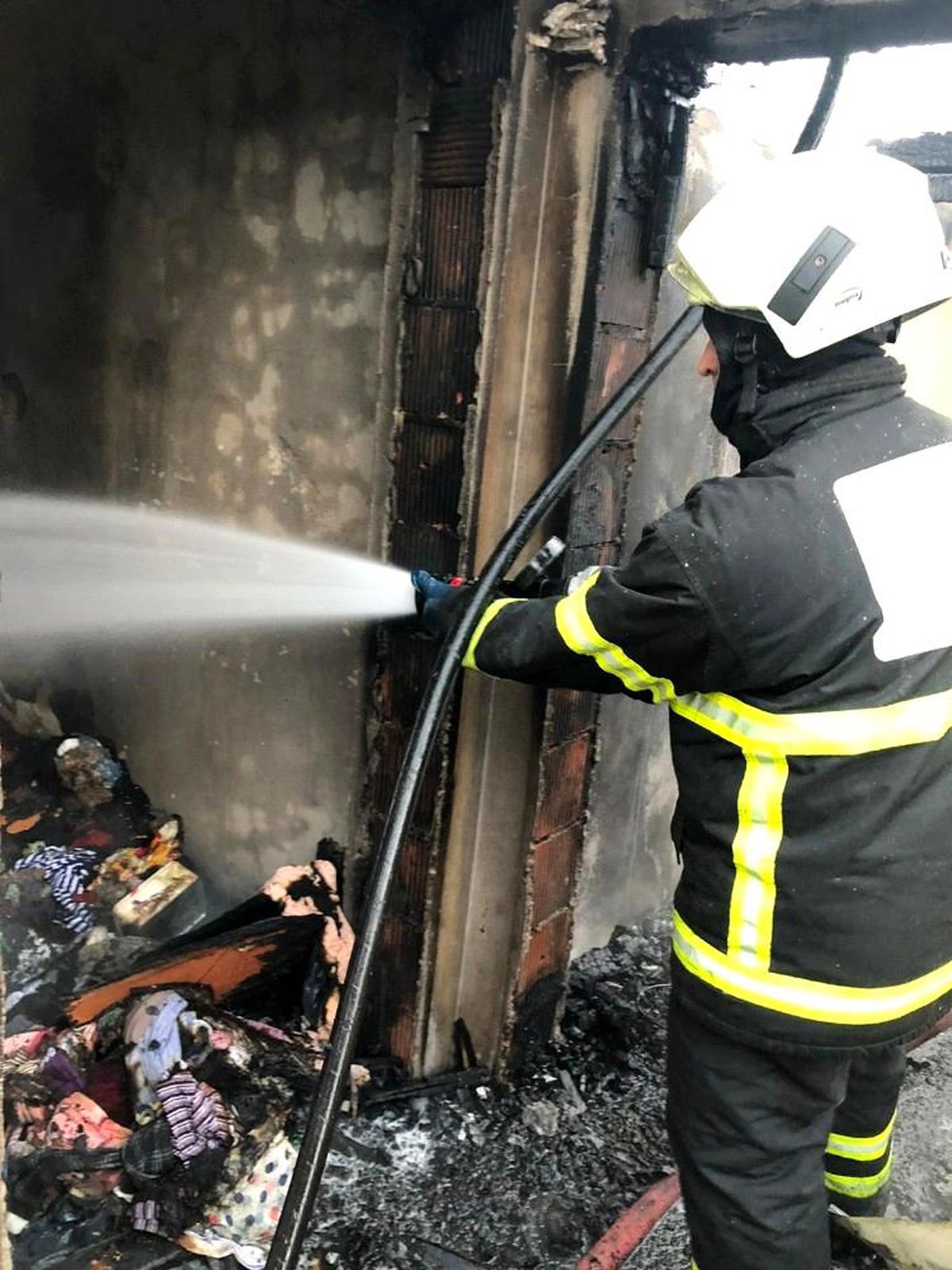 Son dakika: Çaycuma\'da bir evde tüp bomba gibi patladı
