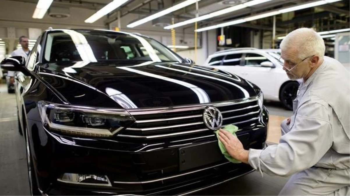 Bakan Varank: Volkswagen Türkiye yatırımından siyasi nedenlerden ötürü vazgeçti