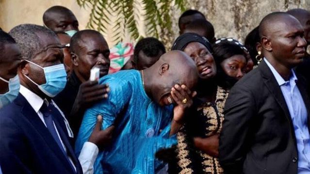 [Resim: vincent-aboubakar-annesini-son-yolculugu...57_osd.jpg]