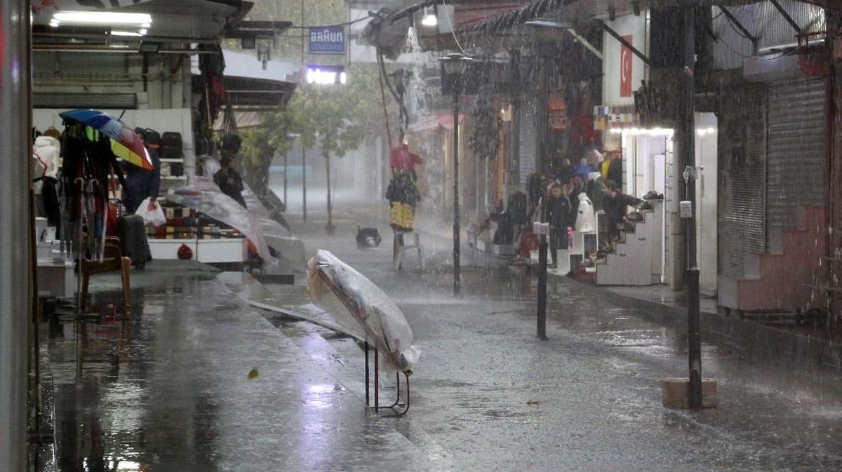 Antalya\'ya sağanak uyarısı