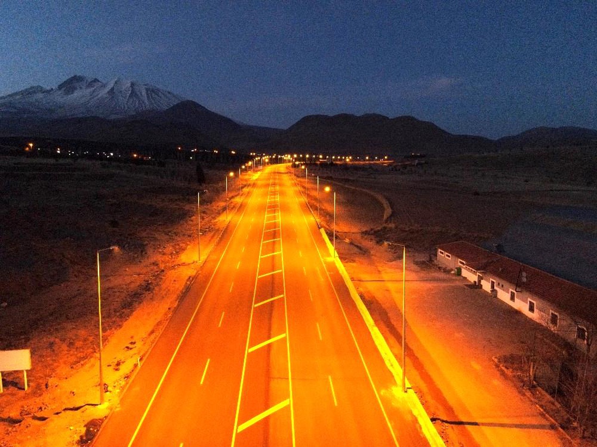 Develi Erciyes yolu aydınlatma çalışmasının ilk etabı tamamlandı
