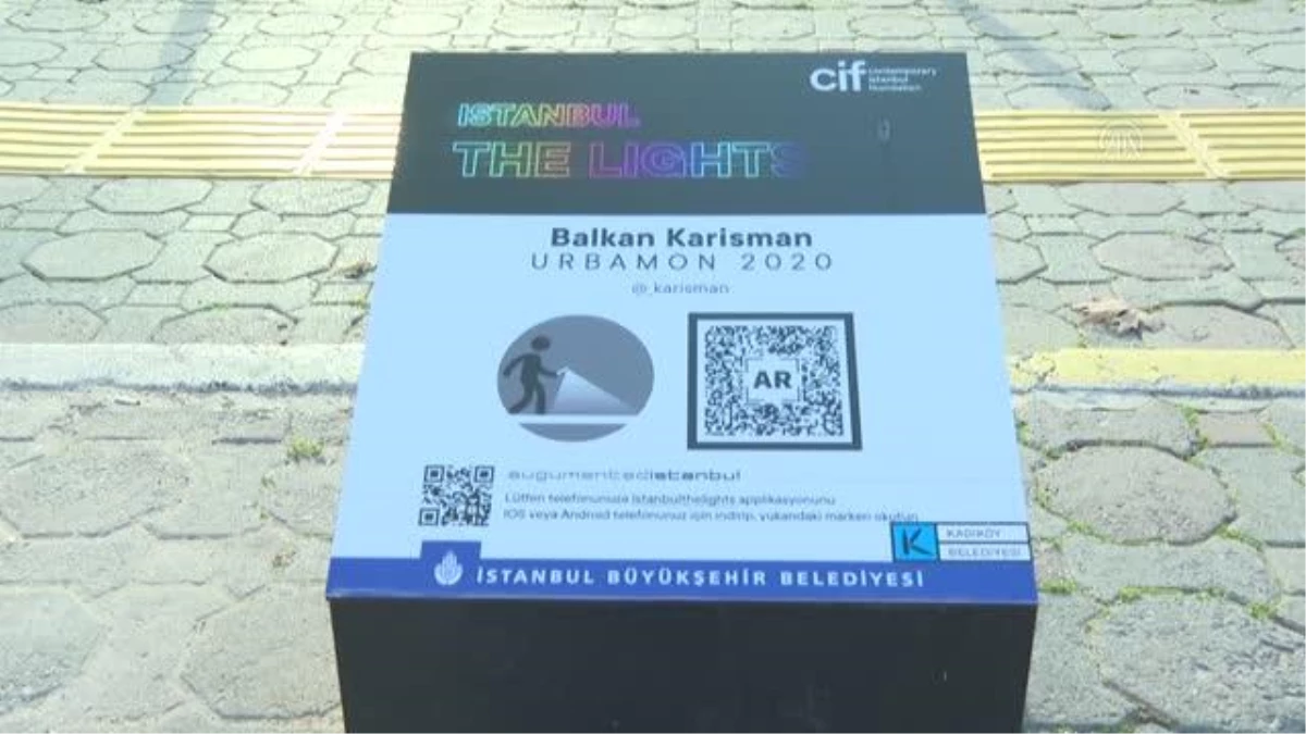 "İstanbul The Lights"ın kapanış projesi, Kadıköy İskele Meydanı\'nda sanatseverlerle buluştu