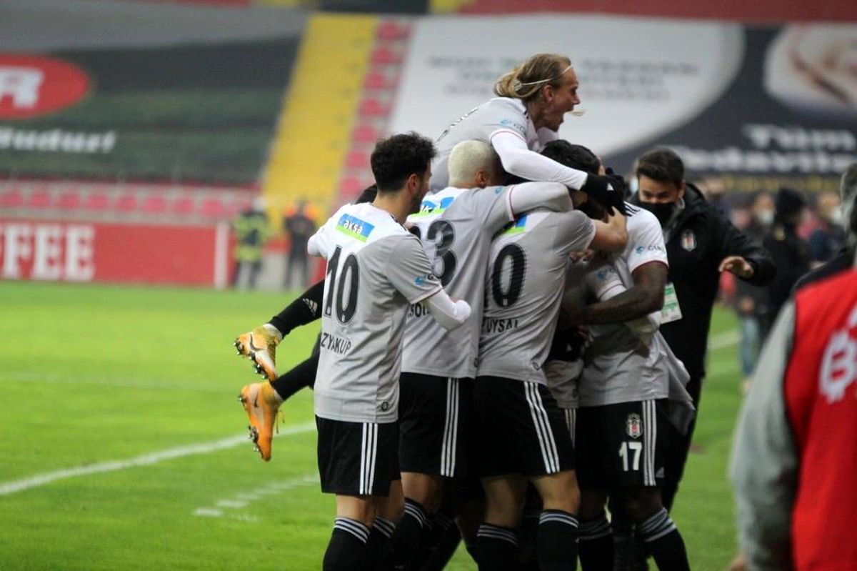 Kartal zirveye kanat çırptı