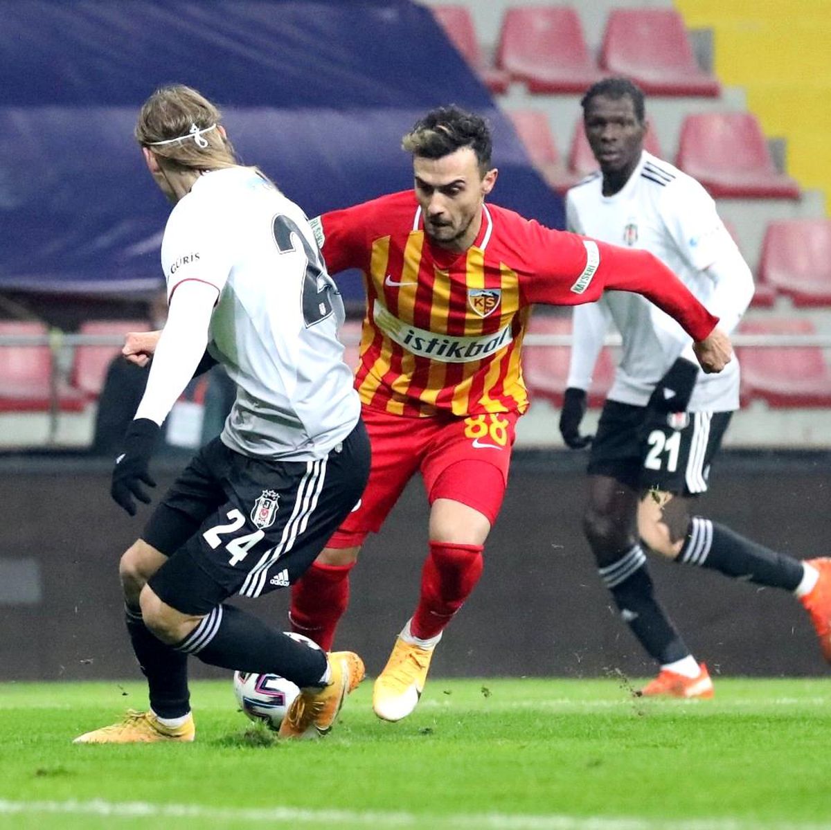 Kayserispor\'da iç saha kabusu