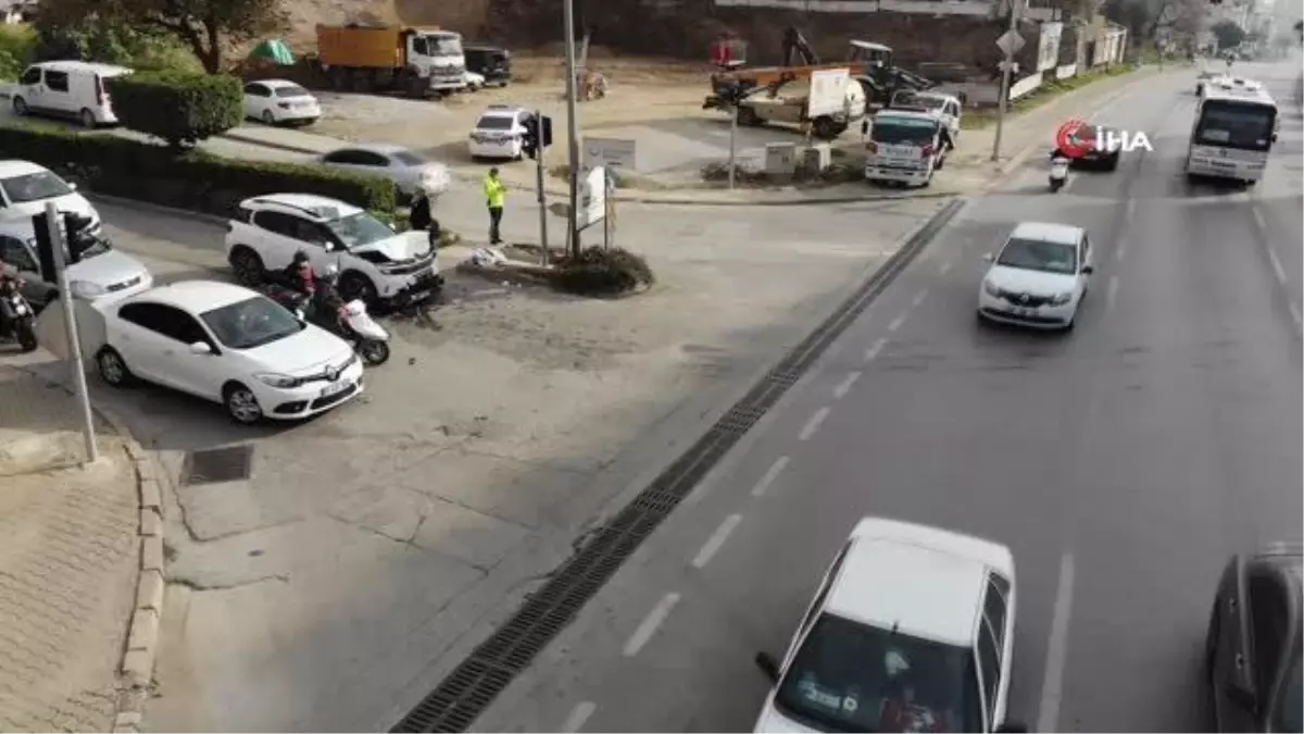 Son dakika: Kırmızı ışıkta zincirleme kaza: 4 yaralı