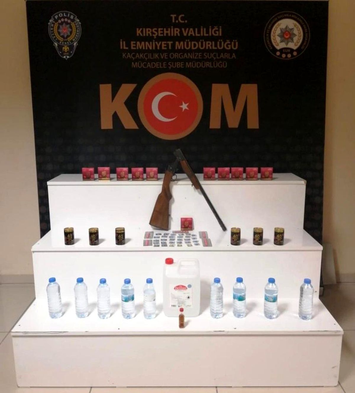 Son dakika... Kırşehir\'de sahte içki ve kaçak cinsel uyarıcı hap operasyonu