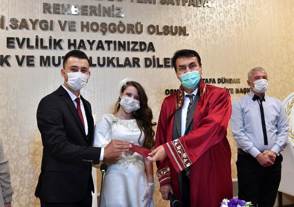 Osmangazi\'de 6 bin 52 çift mutluluğa \'evet\' dedi