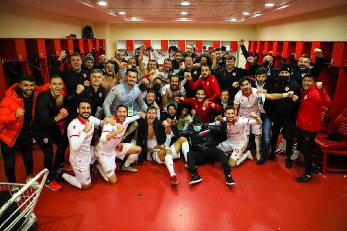 Samsunspor\'da futbolculara verilen 30\'ar bin TL\'lik ceza affedildi