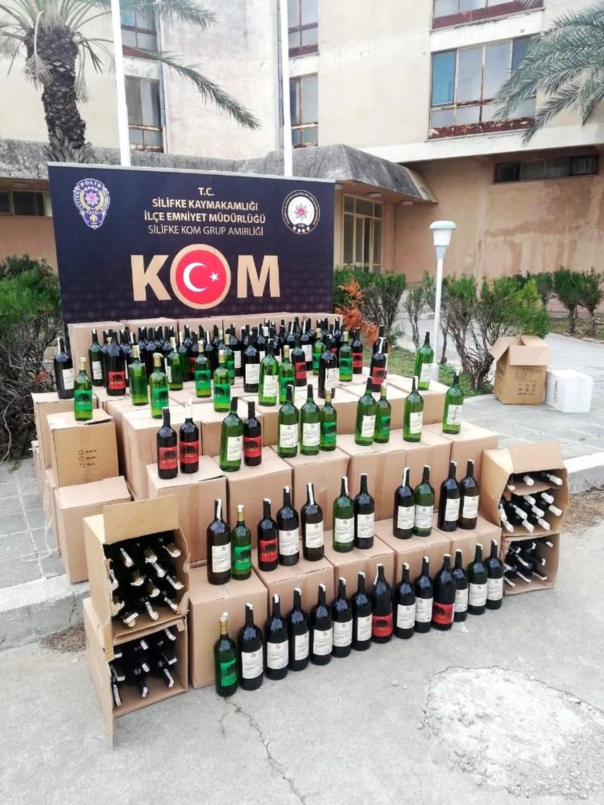 Silifke\'de bin 291 litre sahte içki ele geçirildi