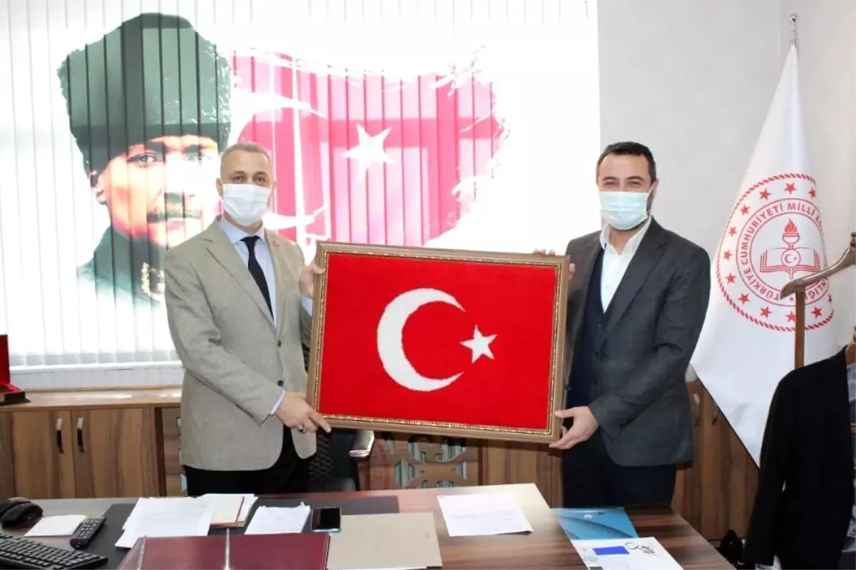 Burdur Milletvekili Yasin Uğur, ilkokul yıllarına döndü