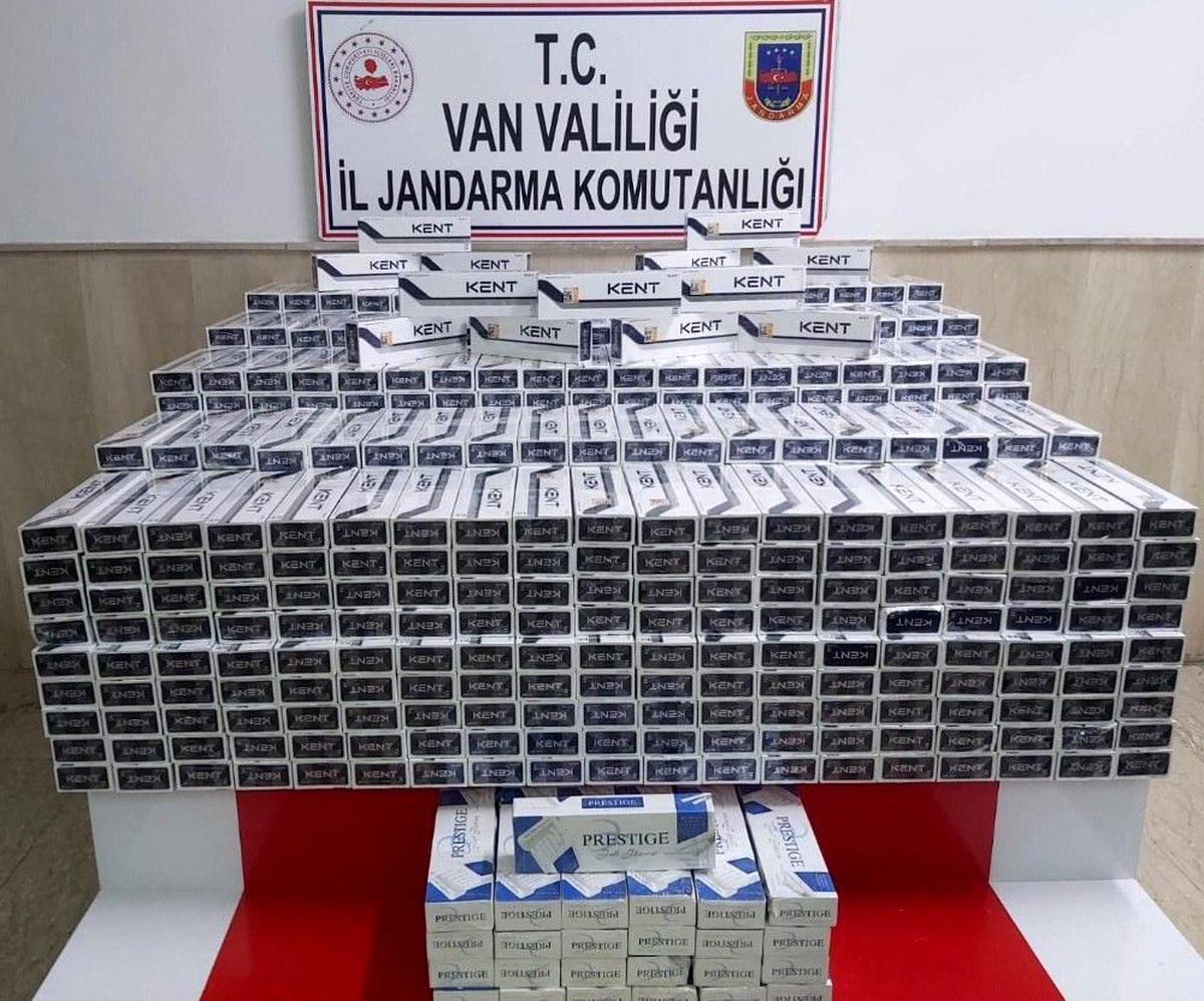Çaldıran\'da 8 bin 500 paket kaçak sigara ele geçirildi