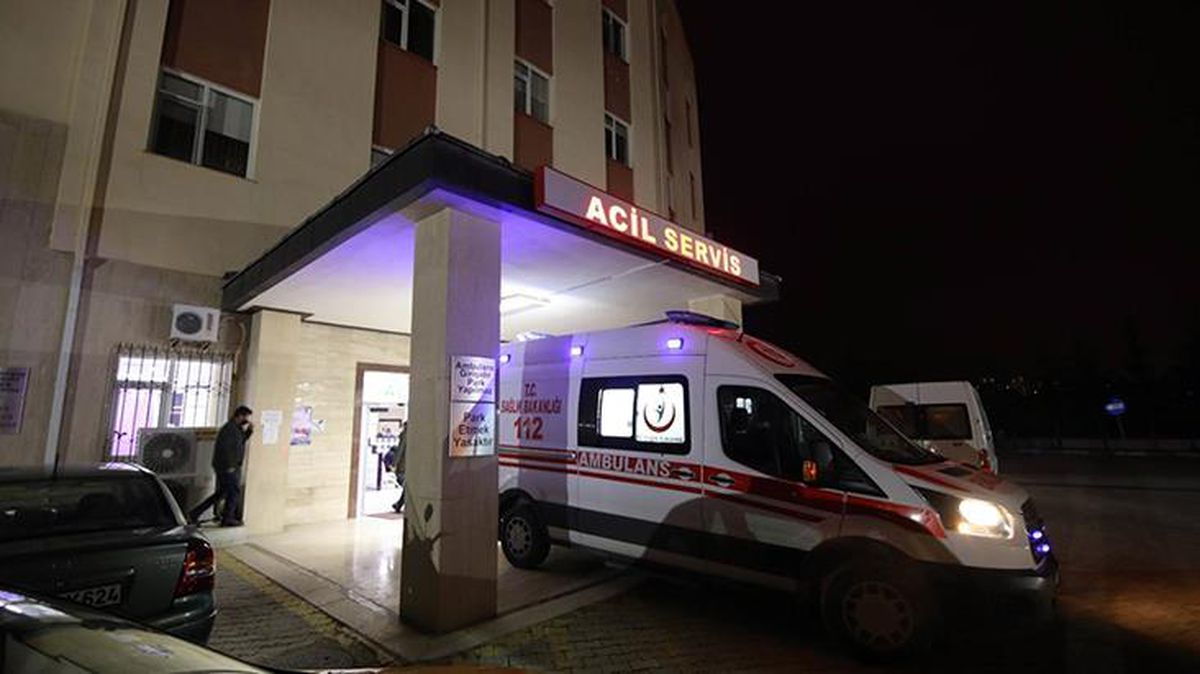 Geri manevra yapan dedesinin kullandığı aracın altında kalan 3 yaşındaki çocuk hayatını kaybetti