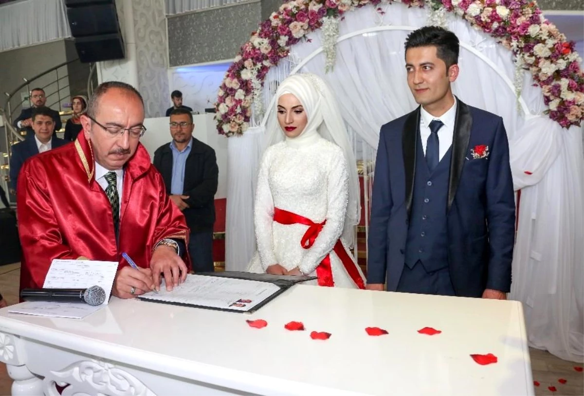Meram\'da 2020\'de 2 bin 341 çift evlendi