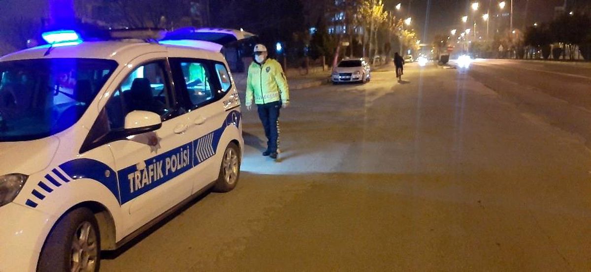 Motosiklet ile otomobil çarpıştı: 2 yaralı