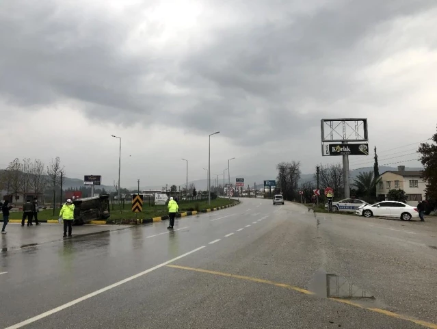 Bir kişinin yaralandığı trafik kazası güvenlik kamerasında