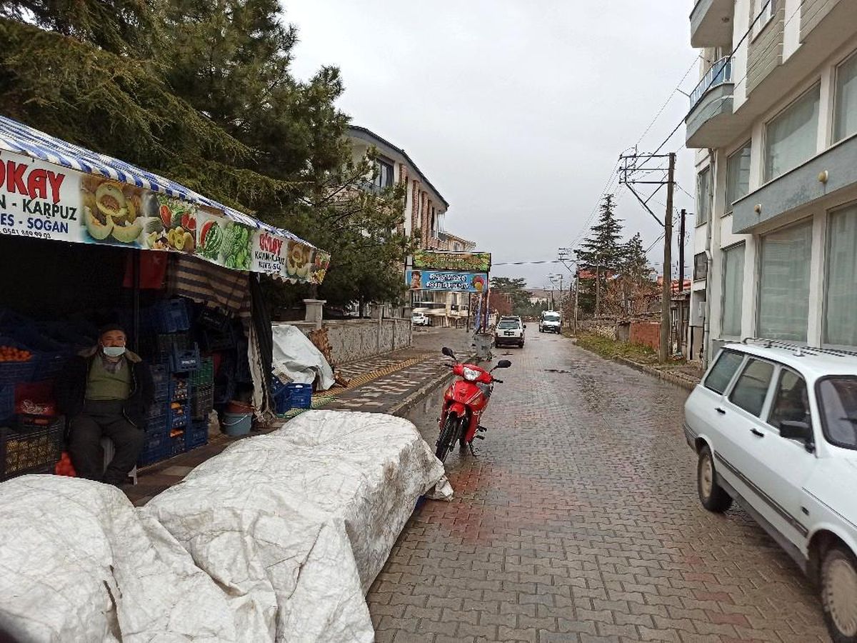 Şuhut\'ta sağanak yağmur etkili oldu