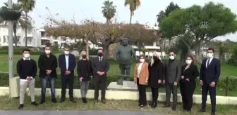 Anavatan Partisi'nden Özal'ın heykeline maske takılmasına tepki