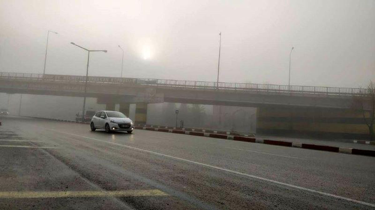 Afyonkarahisar\'da sisli hava etkili oldu