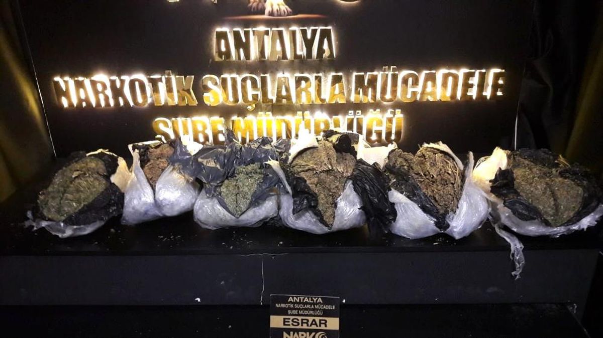 Antalya\'ya getirilen 17 kilogram esrar ele geçirildi