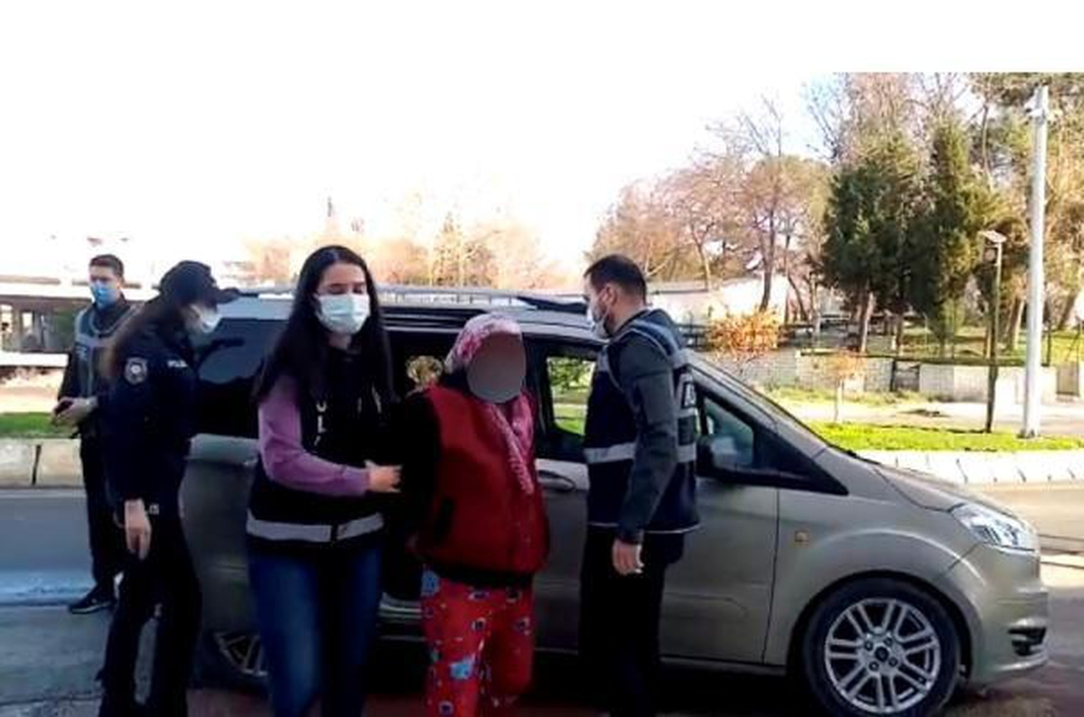 At arabasıyla 6 ton demir çalan 6 kadın, serbest bırakıldı