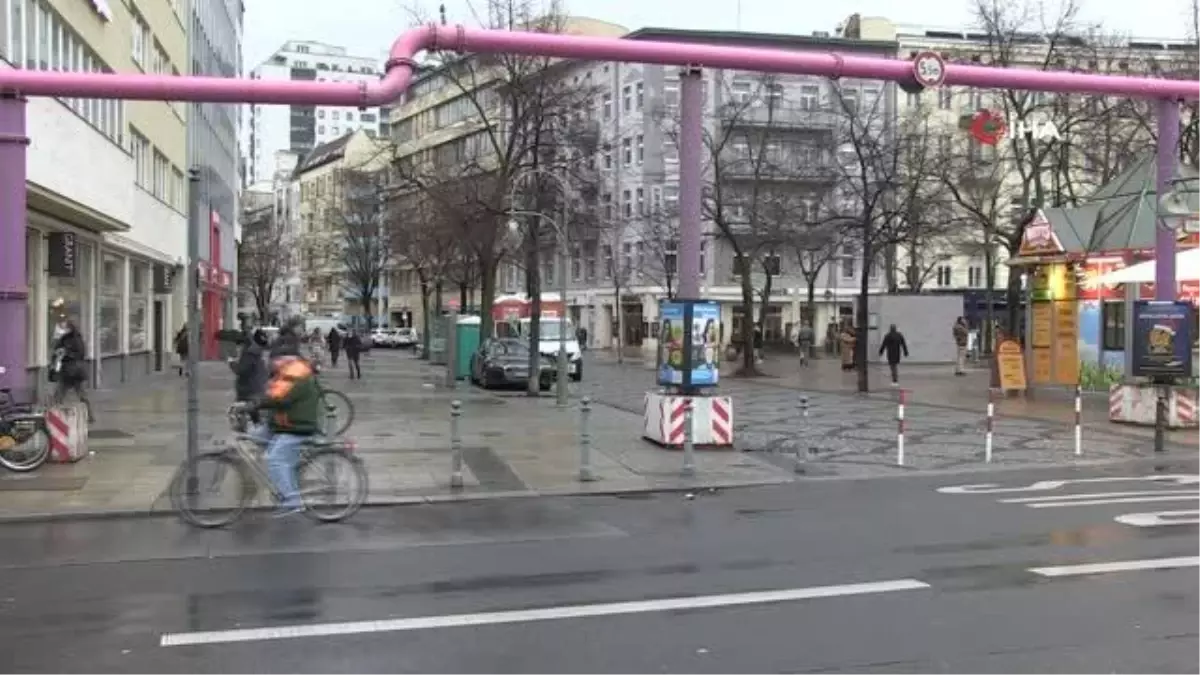 Berlin sokaklarında sessizlik devam ediyor