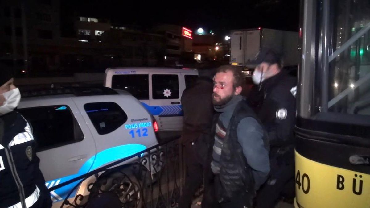 Bursa\'da kontrol noktasındaki polise bıçakla saldırdı