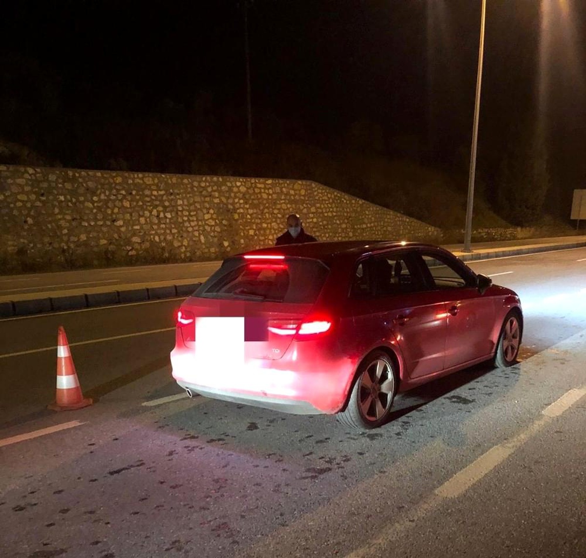 Kuşadası\'nda kısıtlamaya uymayan 47 kişiye 148 bin 50 lira ceza kesildi