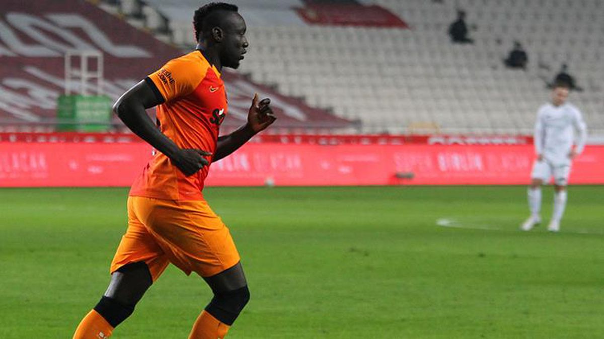 Mbaye Diagne'den transfer açıklaması: Hala G.Saray'ın oyuncusuyum