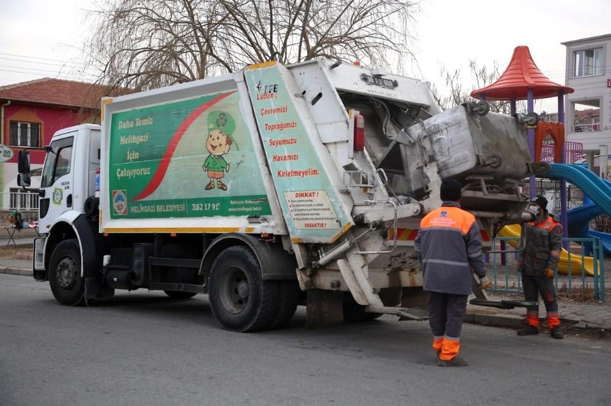 Melikgazi Belediyesi günde 460 ton çöp topluyor