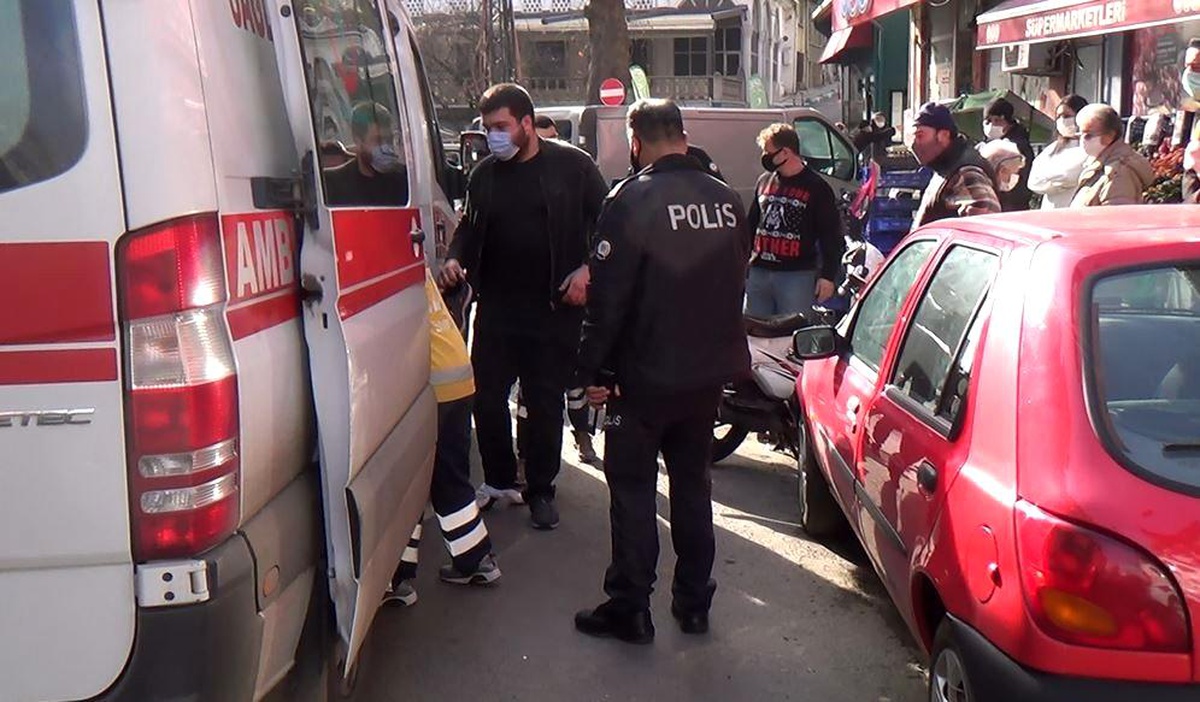 Otomobile çarpan motosikletli yaralandı