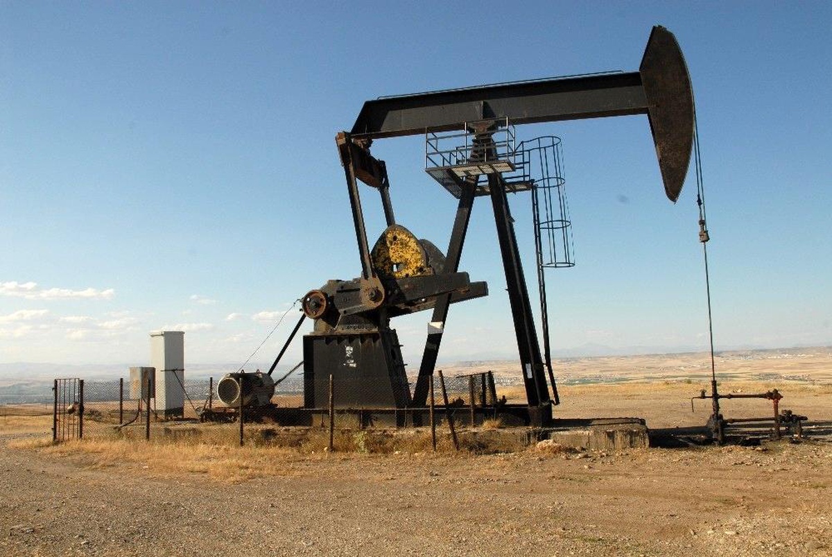 Suudi Arabistan\'ın kesinti kararıyla petrol fiyatları artıya geçti